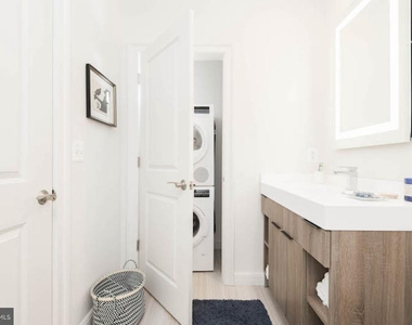 218 Arch Street - Photo Thumbnail 7
