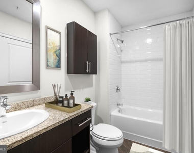 235 N Columbus Boulevard - Photo Thumbnail 36