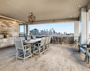 235 N Columbus Boulevard - Photo Thumbnail 12