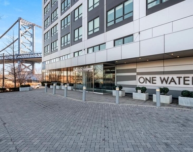 235 N Columbus Boulevard - Photo Thumbnail 60