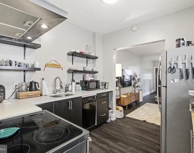 1733 Blair Street - Photo Thumbnail 6