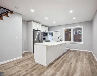547 S Yewdall Street - Photo Thumbnail 8