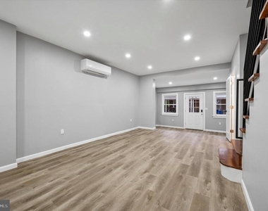 547 S Yewdall Street - Photo Thumbnail 5