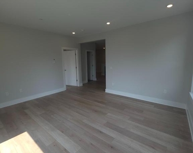 3503 Midvale Avenue - Photo Thumbnail 38