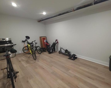 3503 Midvale Avenue - Photo Thumbnail 5