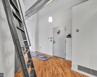 428 N 13th Street - Photo Thumbnail 2