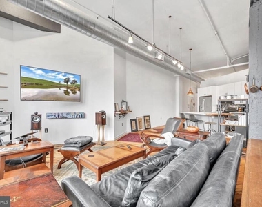428 N 13th Street - Photo Thumbnail 6