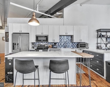 428 N 13th Street - Photo Thumbnail 8