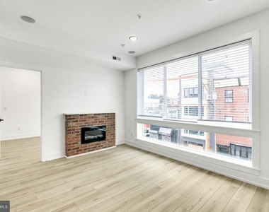 2054 N 2nd Street - Photo Thumbnail 10