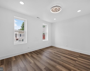 807 N 42nd Street - Photo Thumbnail 14
