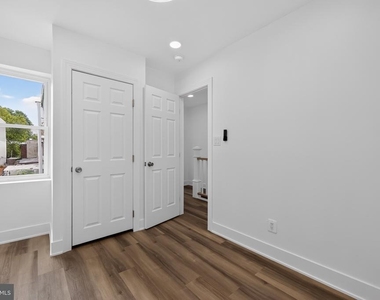 807 N 42nd Street - Photo Thumbnail 21