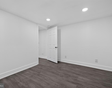 807 N 42nd Street - Photo Thumbnail 27