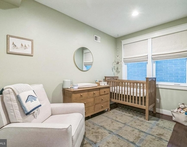219 Green Street - Photo Thumbnail 10