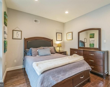 219 Green Street - Photo Thumbnail 9