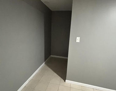 835 Anchor Street - Photo Thumbnail 3