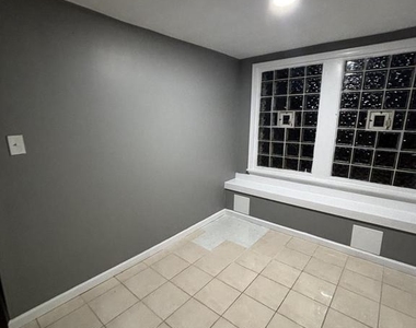 835 Anchor Street - Photo Thumbnail 2