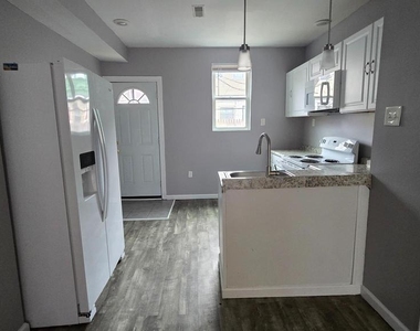 2414 W Firth Street - Photo Thumbnail 4