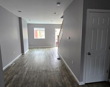 2414 W Firth Street - Photo Thumbnail 3