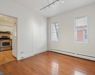 122 Conway Avenue - Photo Thumbnail 8