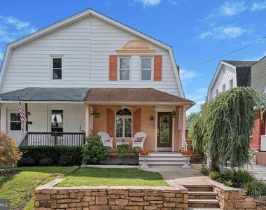 122 Conway Avenue - Photo Thumbnail 1