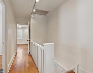 122 Conway Avenue - Photo Thumbnail 15