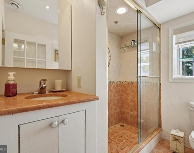 122 Conway Avenue - Photo Thumbnail 14