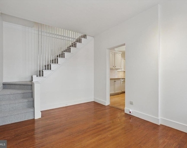 122 Conway Avenue - Photo Thumbnail 6