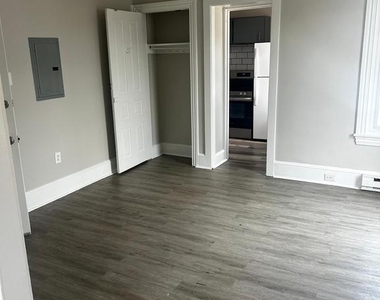 529 King Street - Photo Thumbnail 4