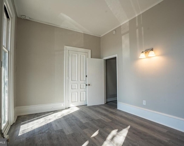 529 King Street - Photo Thumbnail 5