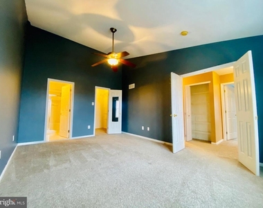 475 Stoneglen Street - Photo Thumbnail 16