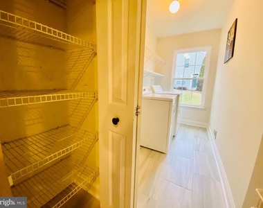 475 Stoneglen Street - Photo Thumbnail 10