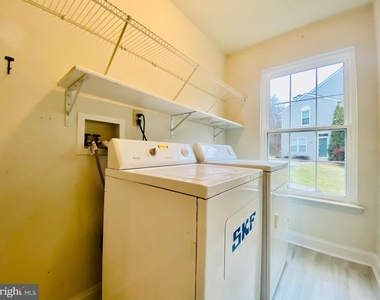 475 Stoneglen Street - Photo Thumbnail 11