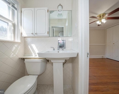 214 Harrogate Road - Photo Thumbnail 16