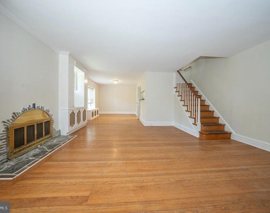 214 Harrogate Road - Photo Thumbnail 2