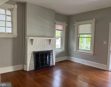 210 Grayling Avenue - Photo Thumbnail 1