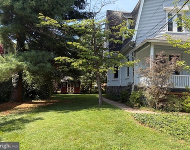210 Grayling Avenue - Photo Thumbnail 17