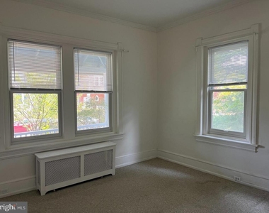 210 Grayling Avenue - Photo Thumbnail 11