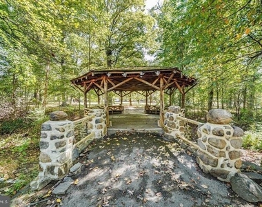 605 W Miner Street - Photo Thumbnail 2