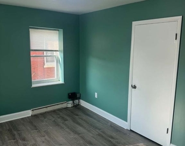 418 Maple Street - Photo Thumbnail 9