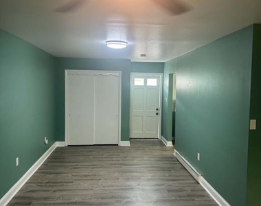 418 Maple Street - Photo Thumbnail 1