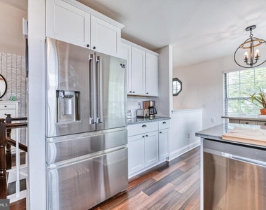 2402 Sterling Road - Photo Thumbnail 4