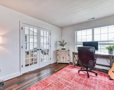 2402 Sterling Road - Photo Thumbnail 12