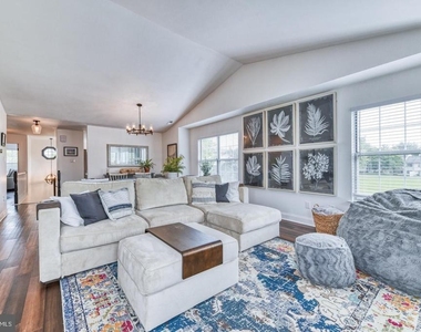 2402 Sterling Road - Photo Thumbnail 2