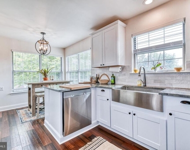 2402 Sterling Road - Photo Thumbnail 3