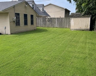 2515 Woodlawn Drive - Photo Thumbnail 10