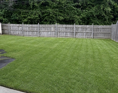 2515 Woodlawn Drive - Photo Thumbnail 9
