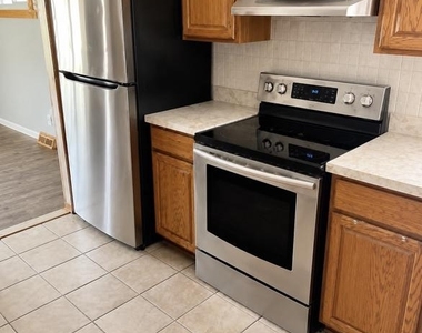 2515 Woodlawn Drive - Photo Thumbnail 4