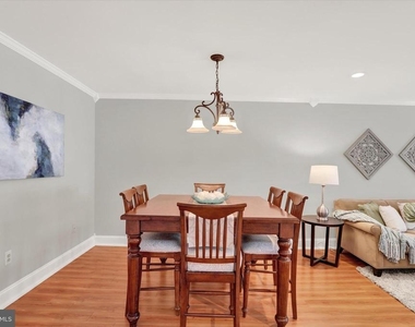 104 Suffield Court - Photo Thumbnail 9