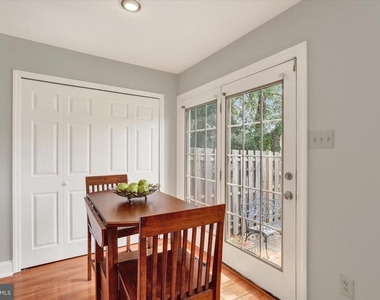 104 Suffield Court - Photo Thumbnail 12