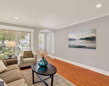 104 Suffield Court - Photo Thumbnail 4